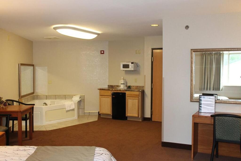 Edmore Inn Екстериор снимка