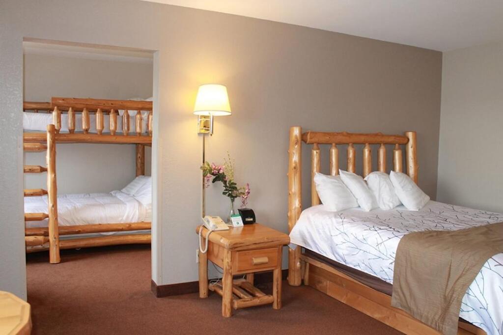 Edmore Inn Екстериор снимка