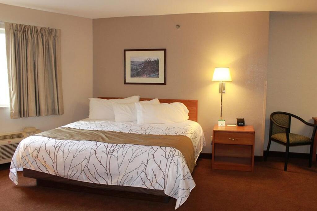 Edmore Inn Екстериор снимка