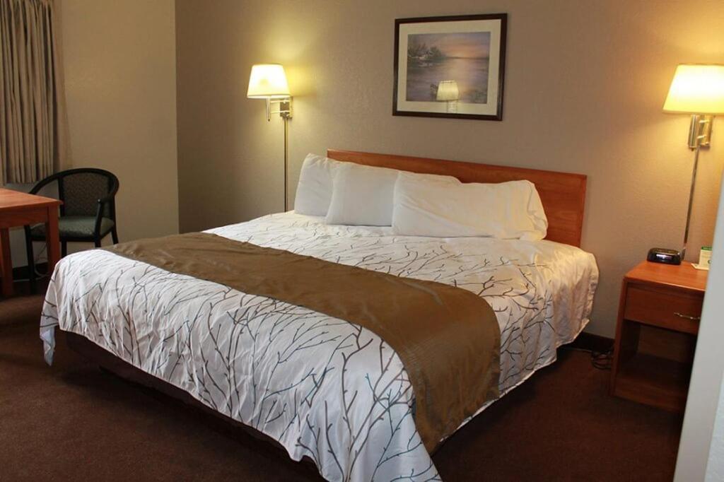 Edmore Inn Екстериор снимка
