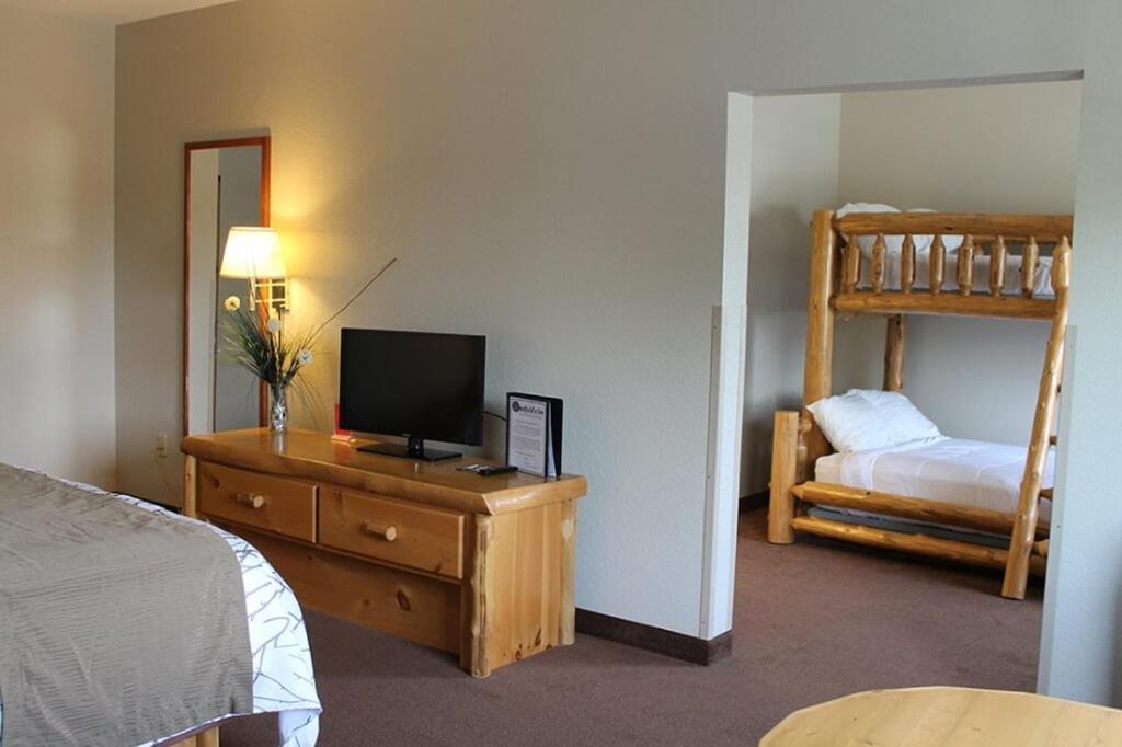 Edmore Inn Екстериор снимка