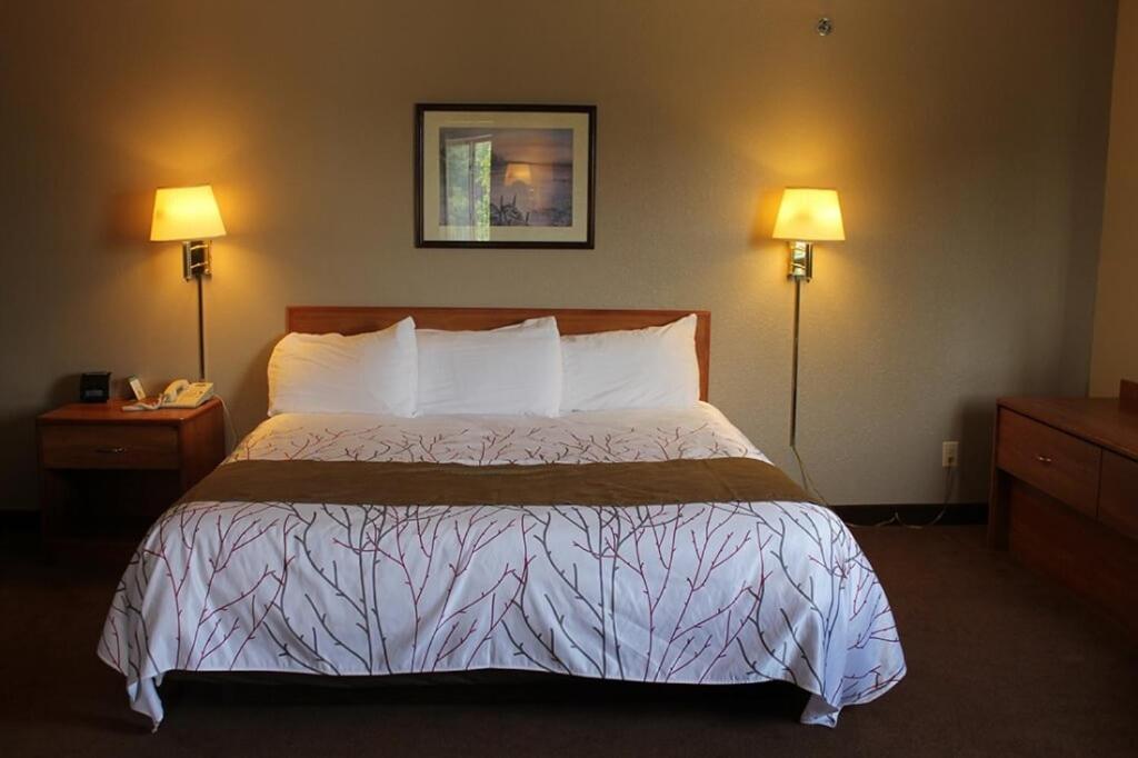 Edmore Inn Екстериор снимка