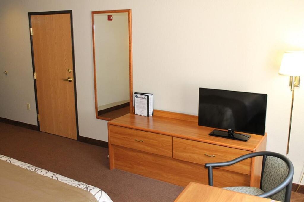 Edmore Inn Екстериор снимка