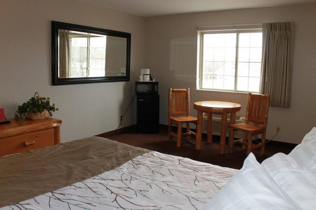 Edmore Inn Екстериор снимка