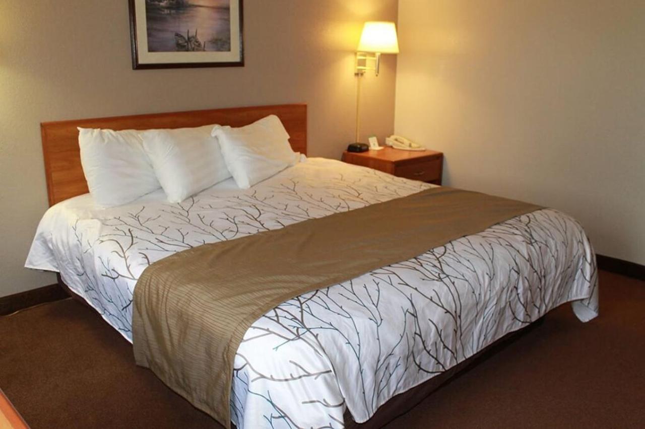 Edmore Inn Екстериор снимка