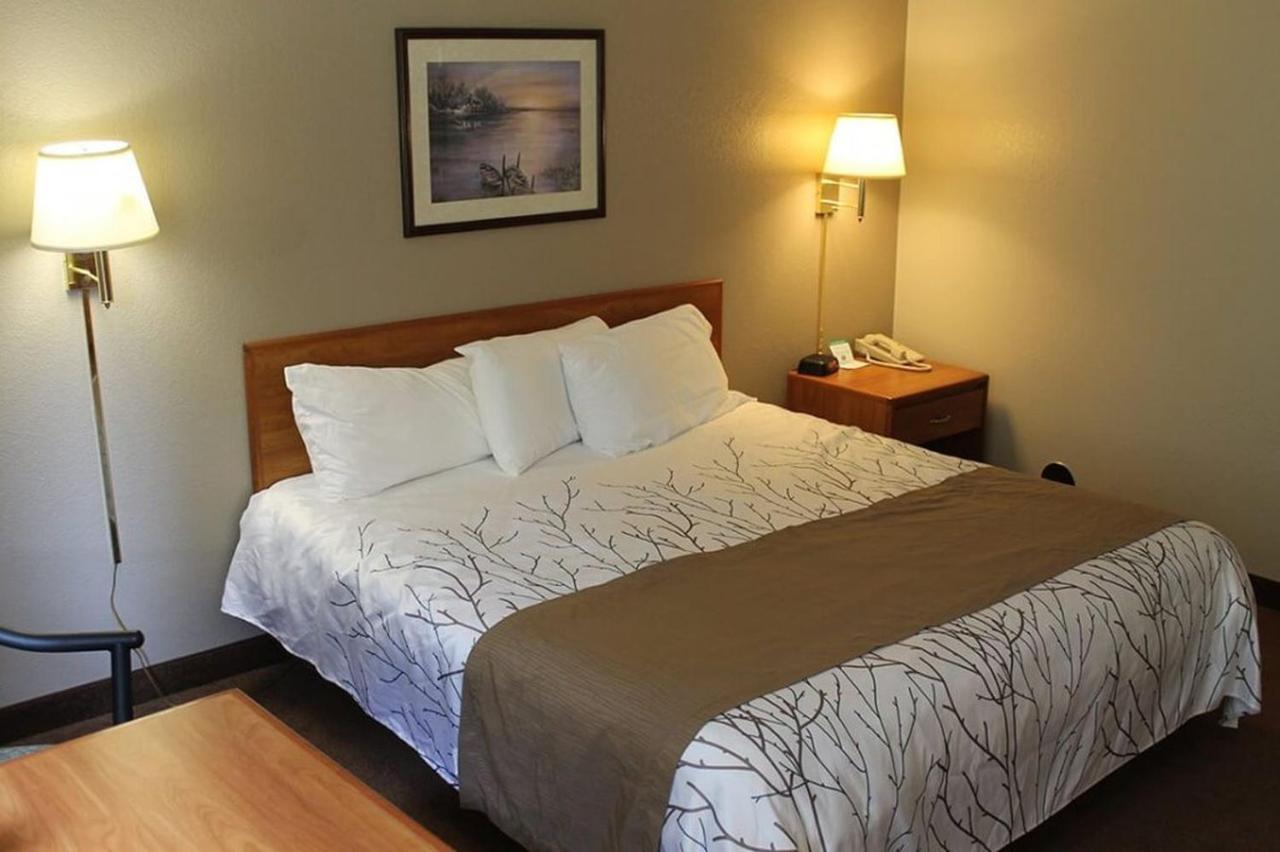 Edmore Inn Екстериор снимка